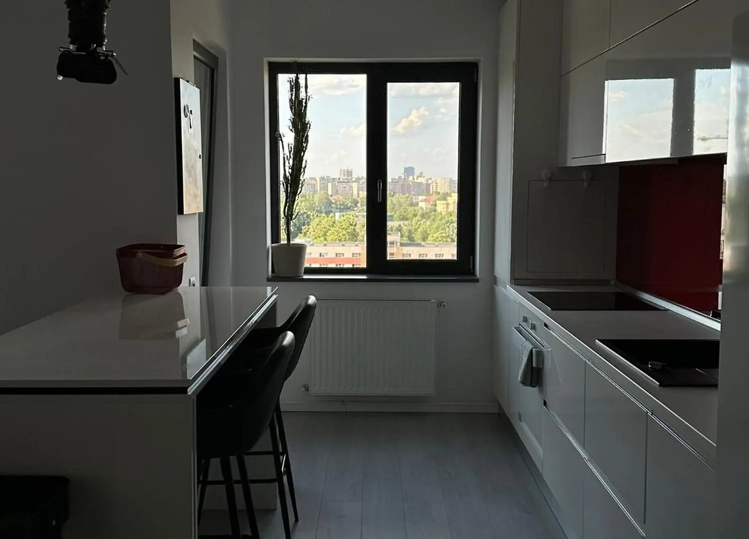 Urban Heights - Bucharest Skyline Apartment